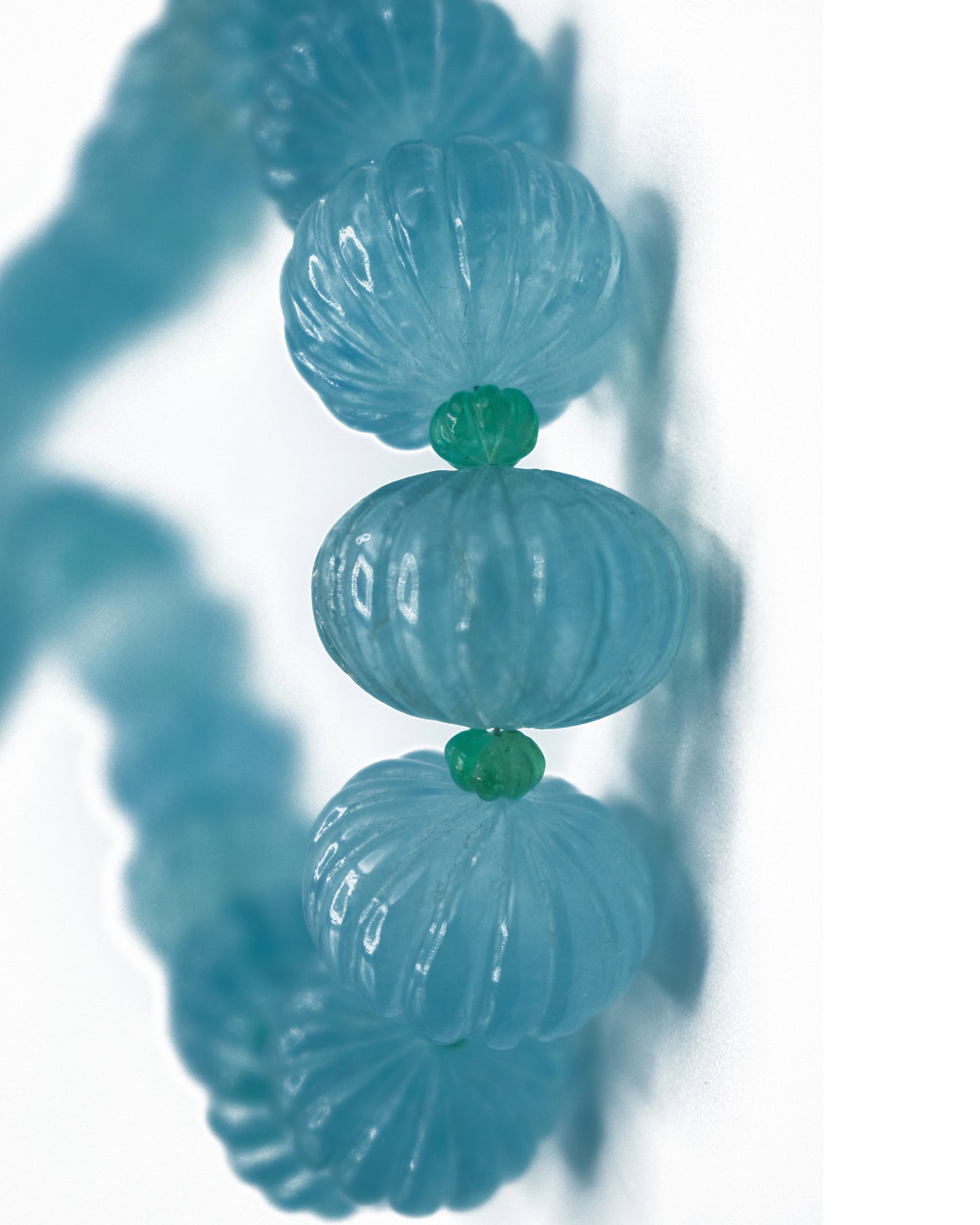 CARVED AQUAMARINE & EMERALD BEADS NECKLACE