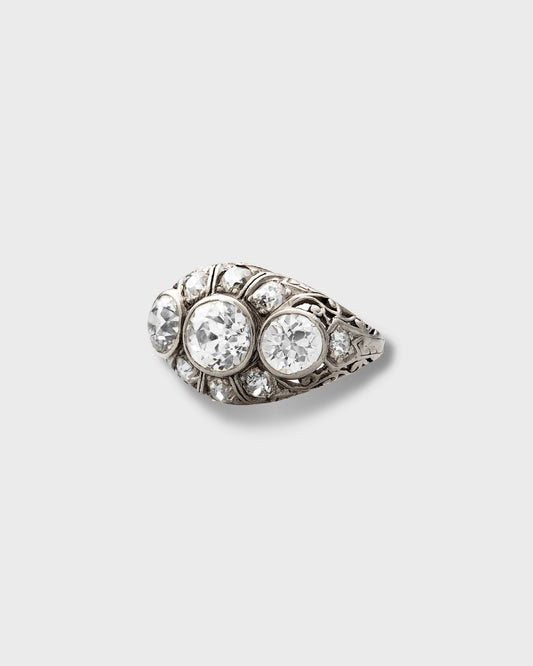 ART DÉCO DIAMOND & PLATINUM TRILOGY RING, 1930s