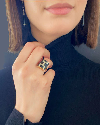 ART DÉCO DIAMOND, ONYX & ROSE GOLD RING, 1920s