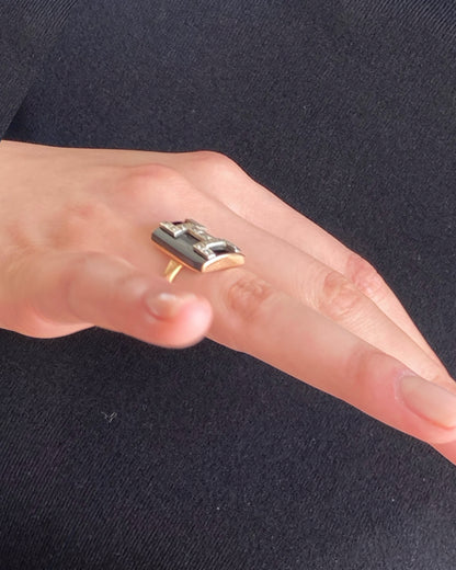 ART DÉCO DIAMOND, ONYX & ROSE GOLD RING, 1920s