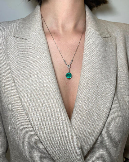 ART DÉCO COLOMBIAN EMERALD, DIAMONDS & PLATINUM PENDANT, 1920s