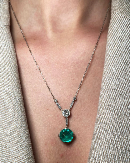 ART DÉCO COLOMBIAN EMERALD, DIAMONDS & PLATINUM PENDANT, 1920s