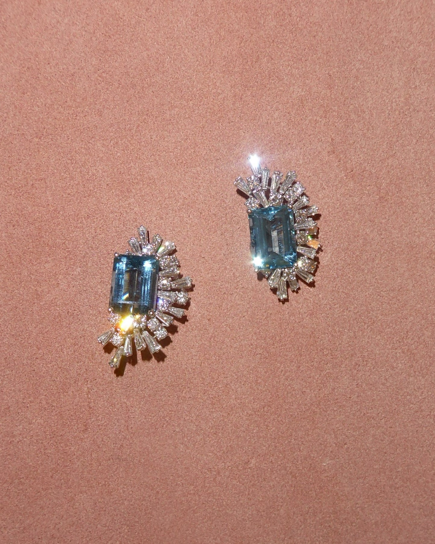 SANTA MARIA AQUAMARINE, DIAMOND & PLATINUM EARCLIPS, 1950s