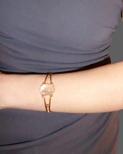 VICTORIAN MOONSTONE & 15k ROSE GOLD BANGLE, 1880s
