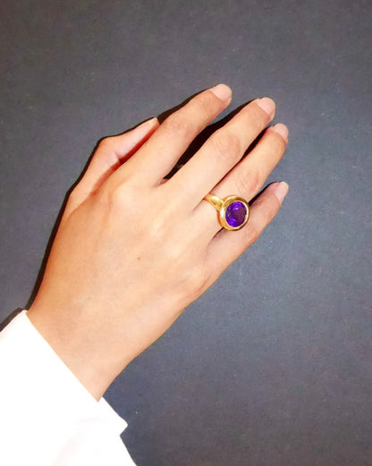 AMETHYST & YELLOW GOLD RING, 1960s