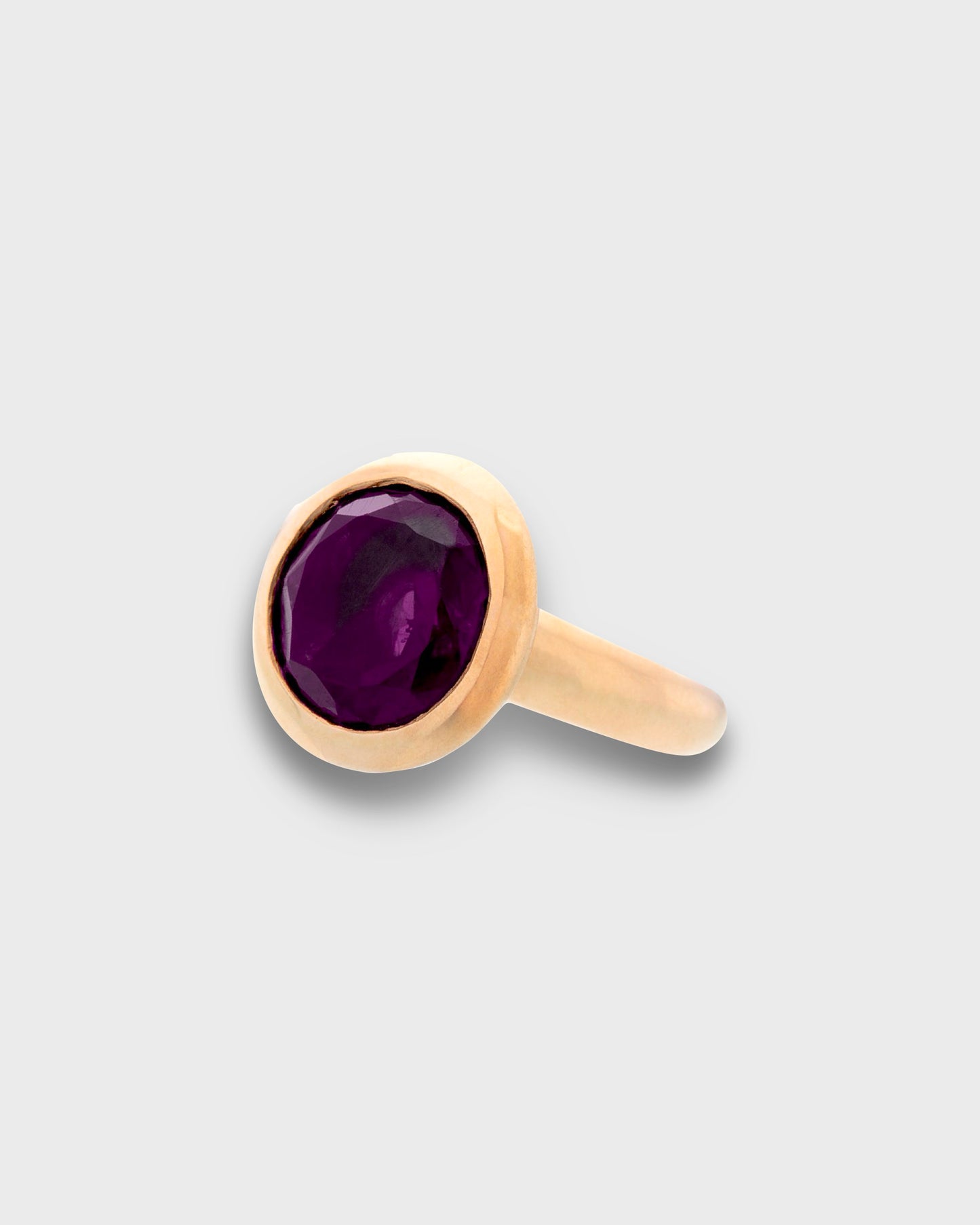 AMETHYST & YELLOW GOLD RING, 1960s