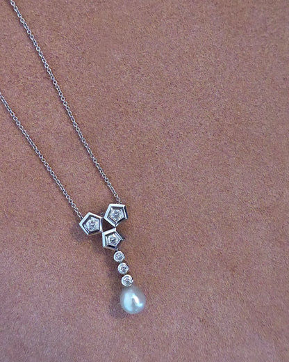 PEARL, DIAMONDS & WHITE GOLD PENDANT NECKLACE, 1948