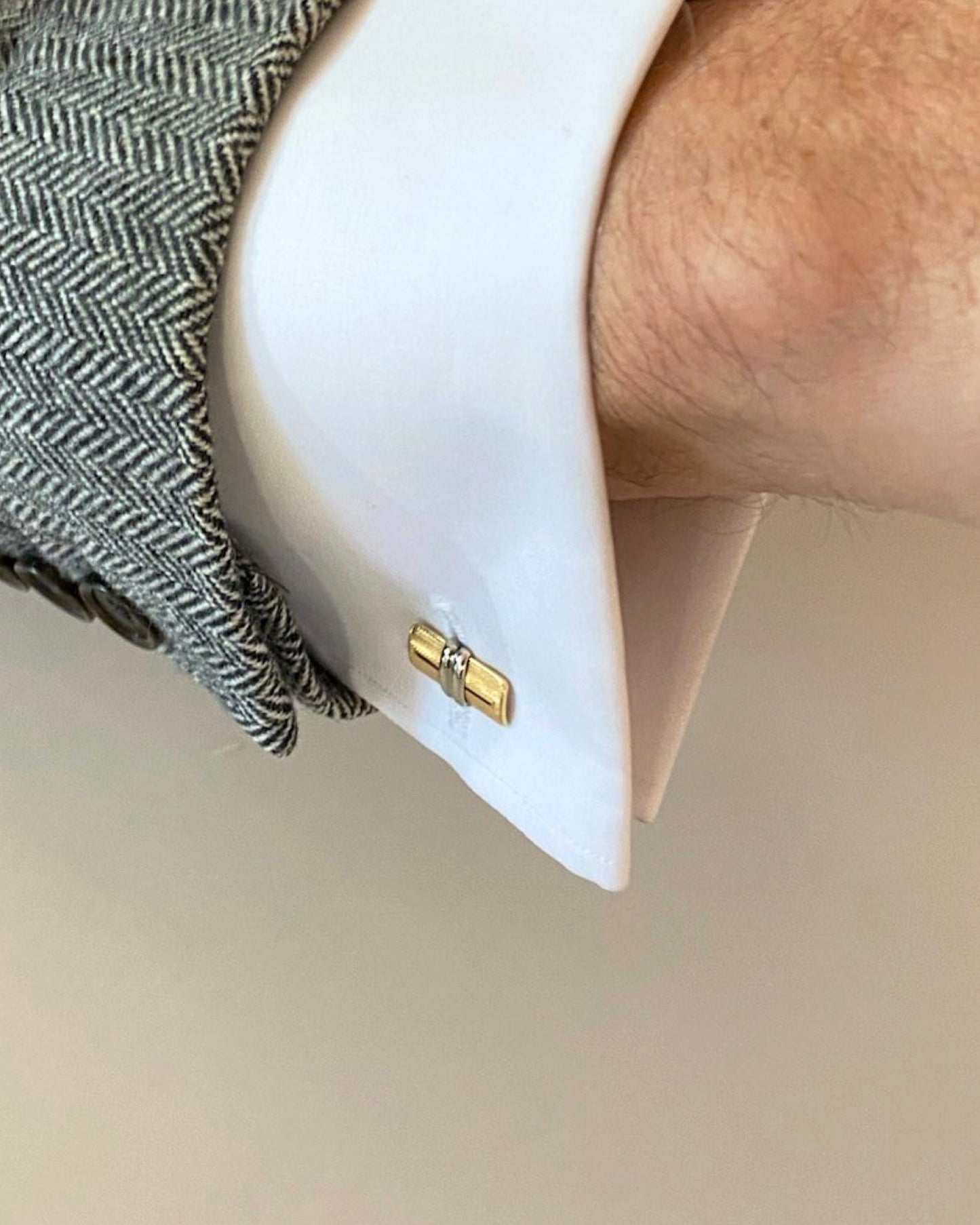 ART DÉCO ENAMEL, PLATINUM & YELLOW GOLD CUFFLINKS, 1930s