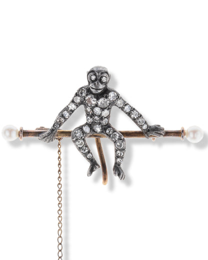 DIAMONDS, PEARLS, SILVER & YELLOW GOLD BROOCH, 1900s