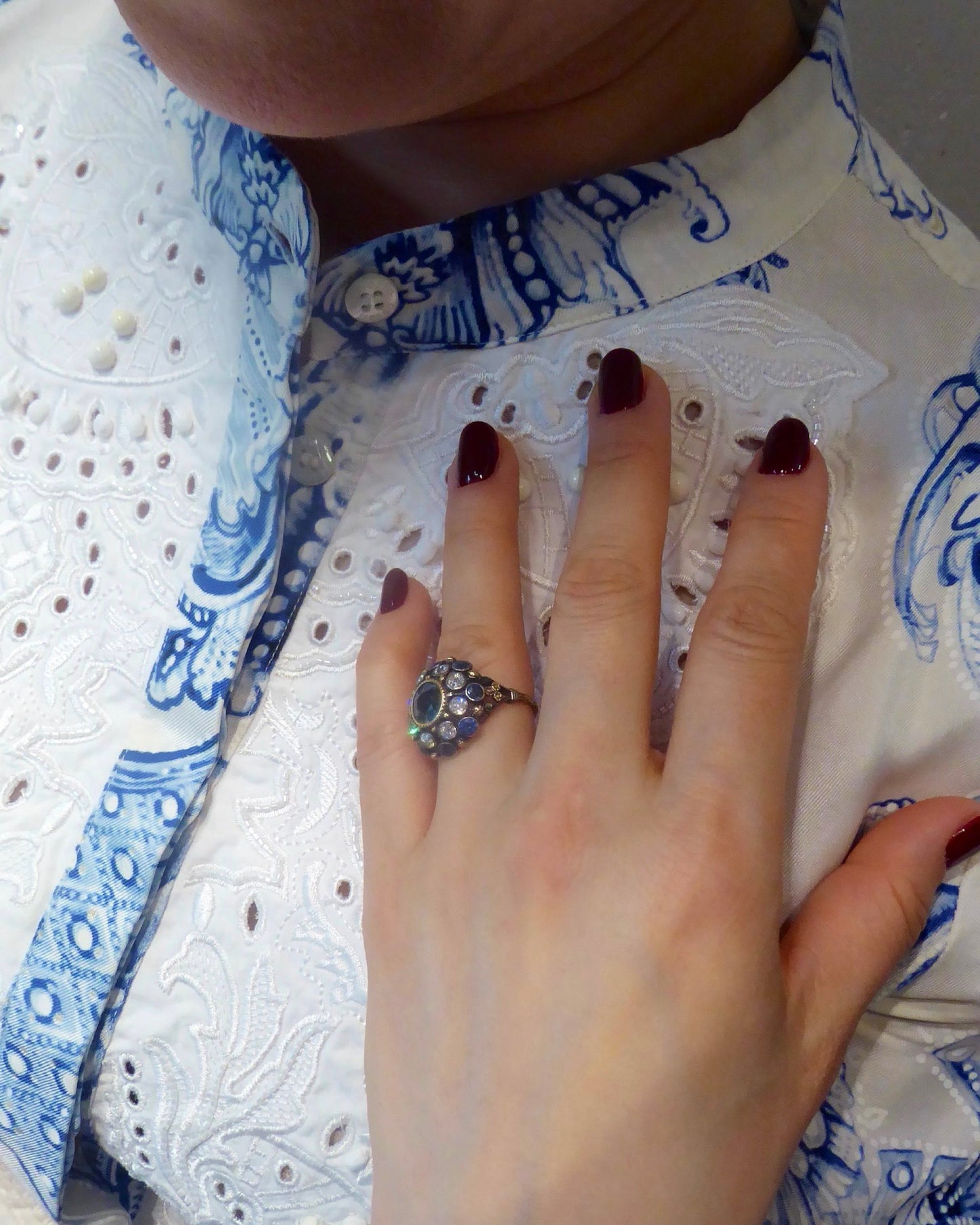 SAPPHIRE, & DIAMOND CLUSTER RING, 1900s