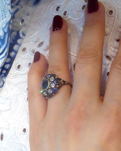 SAPPHIRE, & DIAMOND CLUSTER RING, 1900s