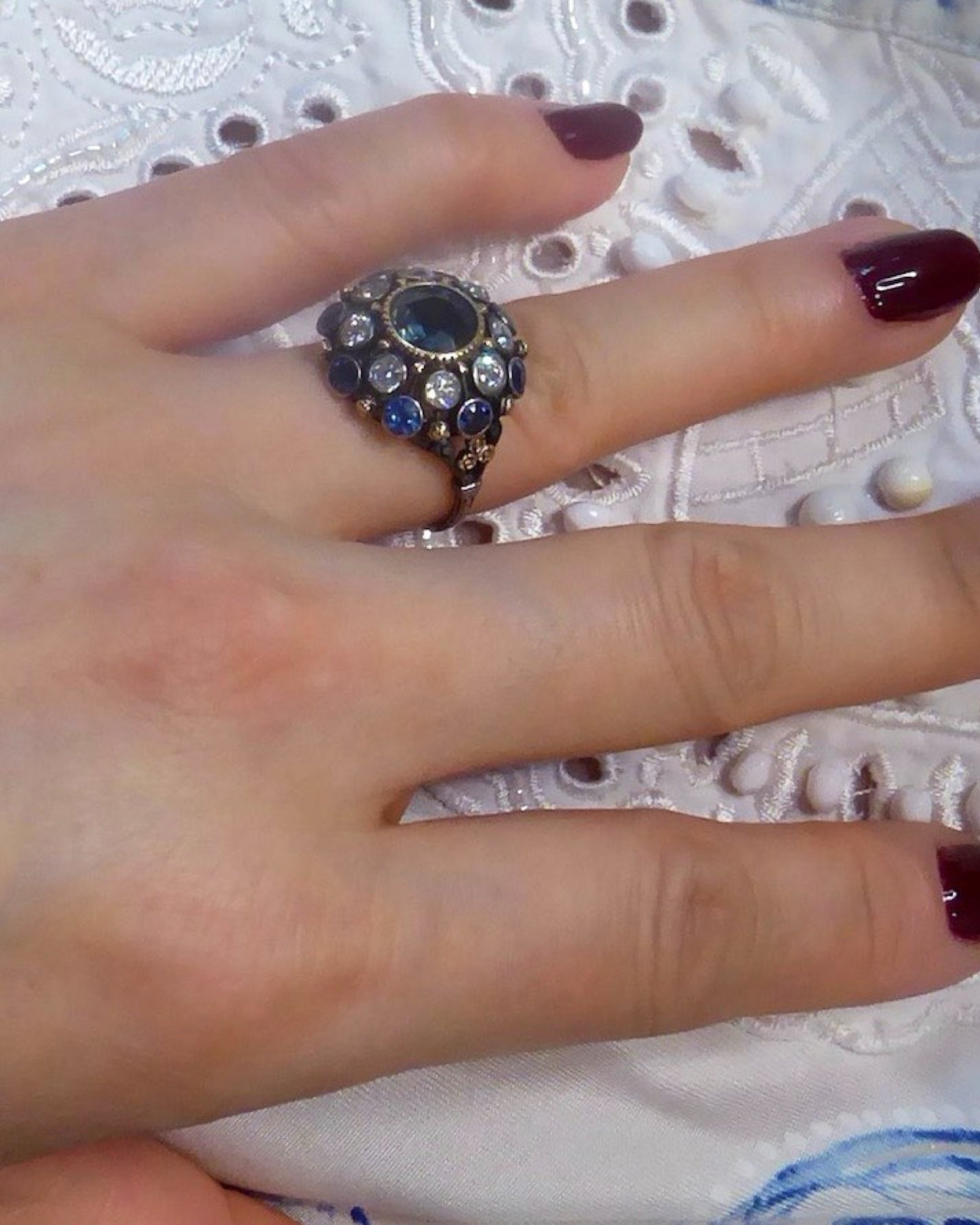 SAPPHIRE, & DIAMOND CLUSTER RING, 1900s