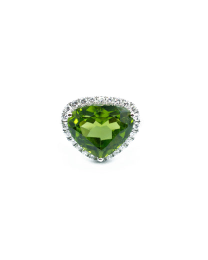 PERIDOT, DIAMONDS & WHITE GOLD HEART-SHAPED RING