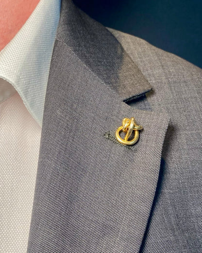 VICTORIAN YELLOW GOLD LOVE KNOT TIE PIN, 1900s