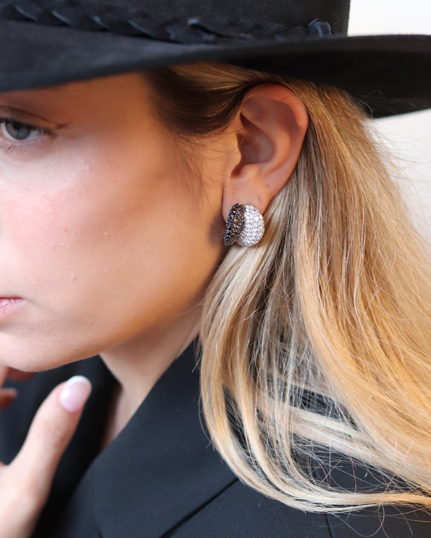 CACCIARI SALVATI BLACK AND WHITE DIAMOND & GOLD EARRINGS, 2000s