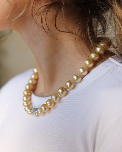 CACCIARI SALVATI NATURAL PEARL & DIAMOND NECKLACE, 2000s