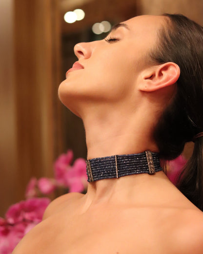 SAPPHIRE, DIAMOND & GOLD CHOKER, c. 1900s