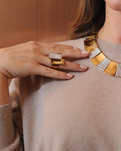 CACCIARI SALVATI DIAMOND & GOLD SET OF CHOKER, EARCLIPS AND RING, 1980s