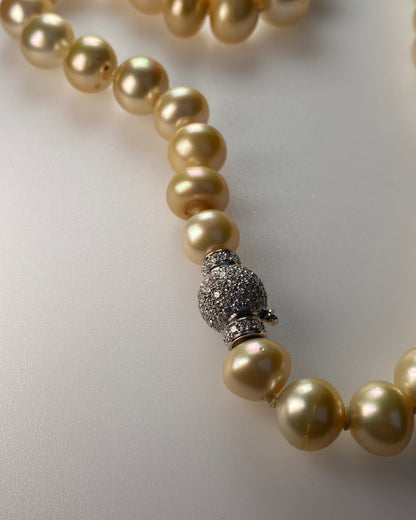 CACCIARI SALVATI NATURAL PEARL & DIAMOND NECKLACE, 2000s