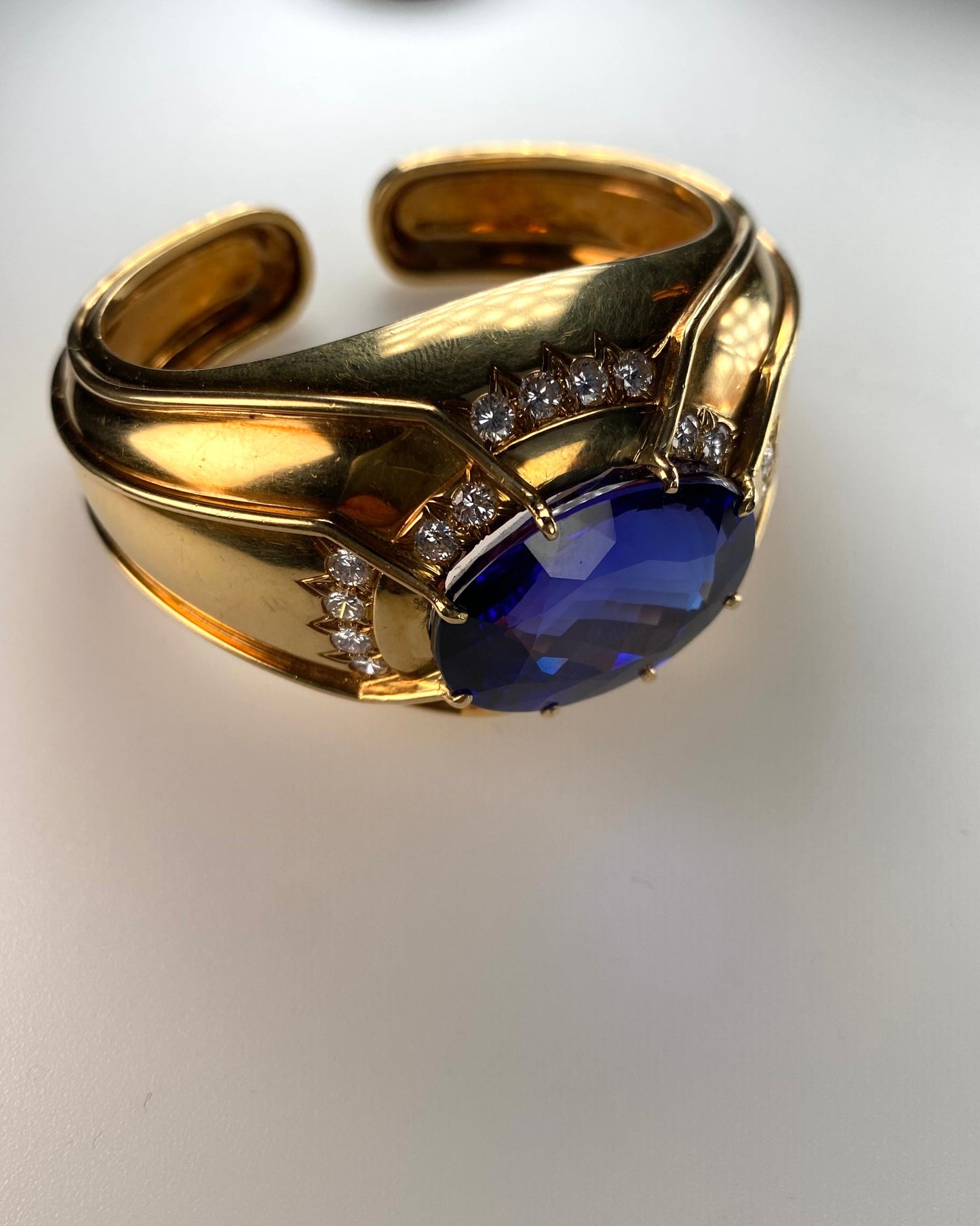 DAVID WEBB TANZANITE, DIAMOND & GOLD CUFF BRACELET, 1980s