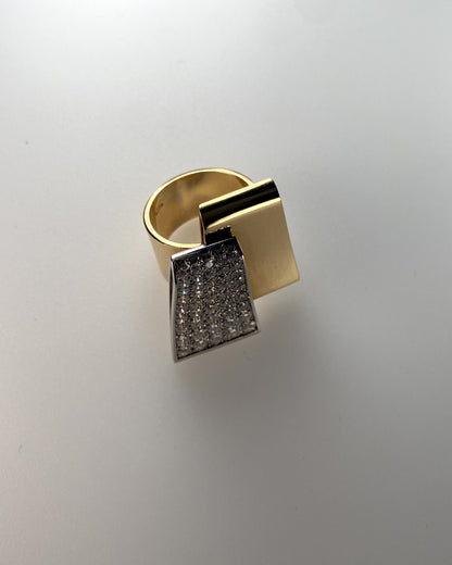CACCIARI SALVATI DIAMOND & GOLD SET OF CHOKER, EARCLIPS AND RING, 1980s