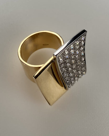 CACCIARI SALVATI DIAMOND & GOLD SET OF CHOKER, EARCLIPS AND RING, 1980s