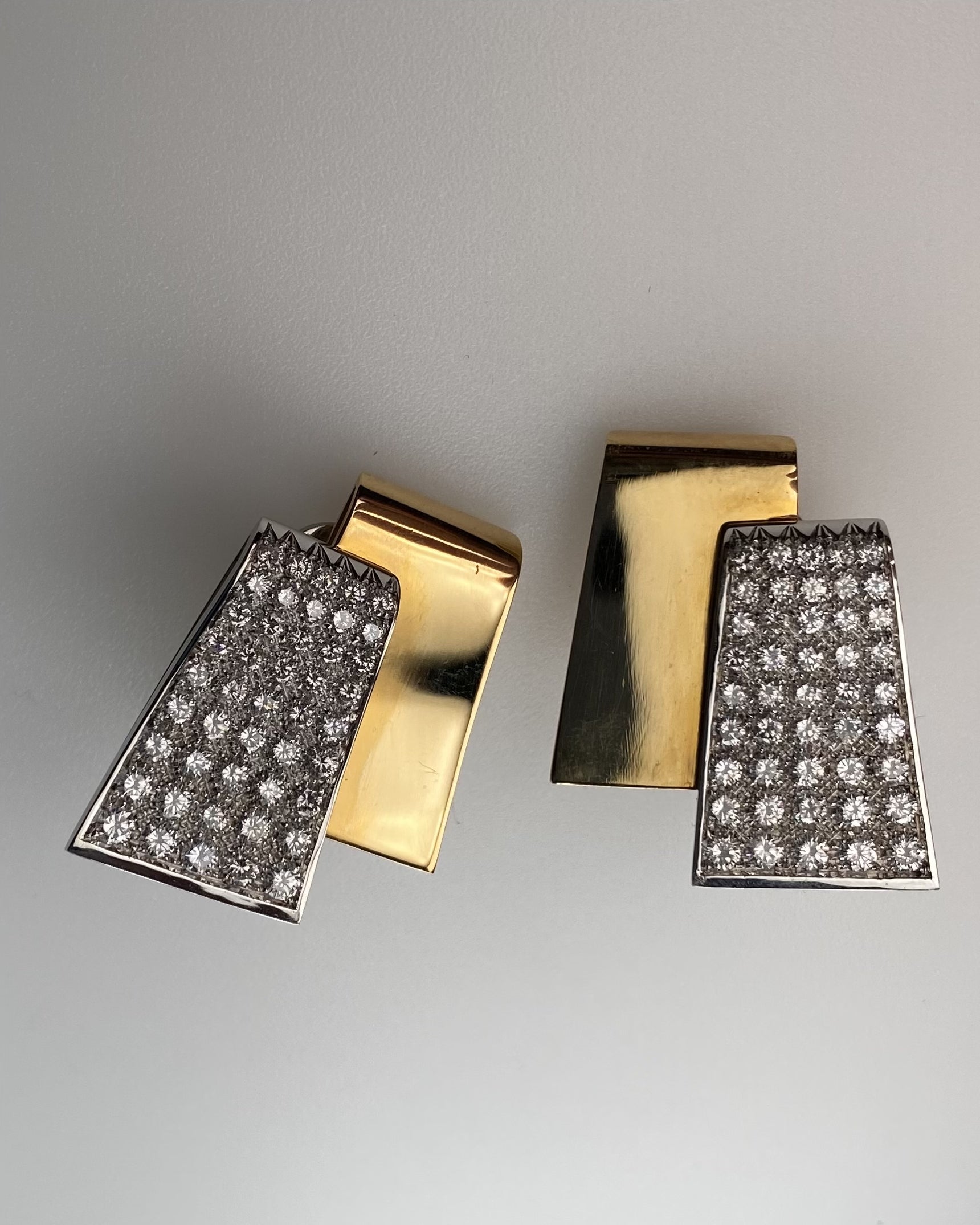 CACCIARI SALVATI DIAMOND & GOLD SET OF CHOKER, EARCLIPS AND RING, 1980s