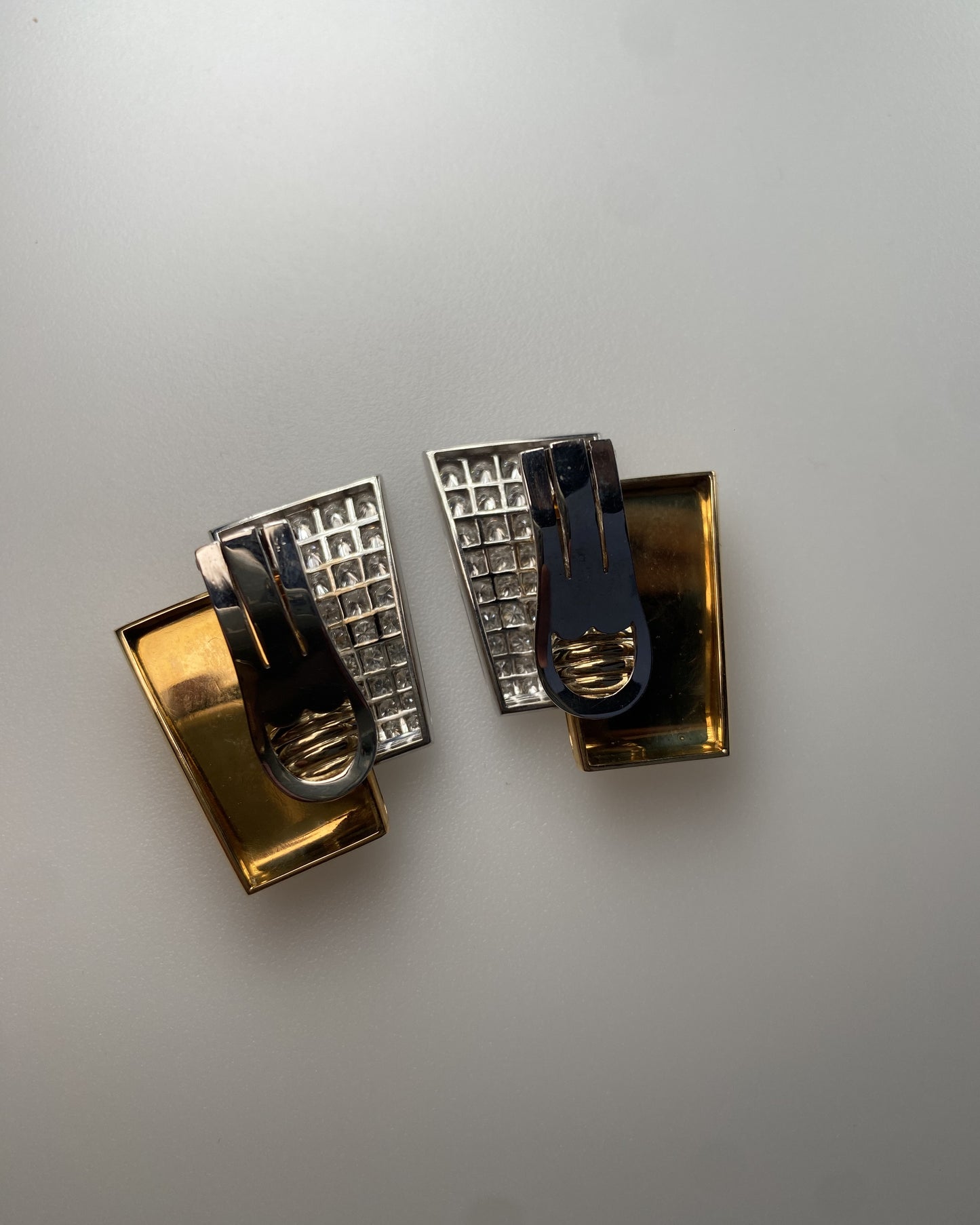 CACCIARI SALVATI DIAMOND & GOLD SET OF CHOKER, EARCLIPS AND RING, 1980s