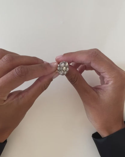 VICTORIAN DIAMOND CLUSTER & YELLOW GOLD RING, 1870s