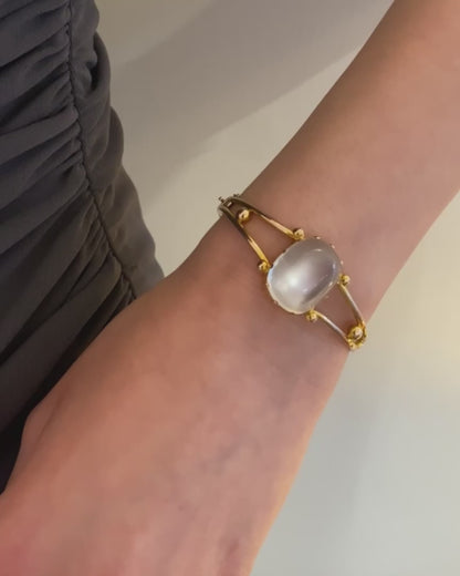 VICTORIAN MOONSTONE & 15k ROSE GOLD BANGLE, 1880s