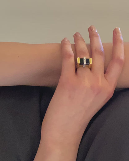 ONYX, DIAMONDS, YELLOW & WHITE GOLD RING, 1970s