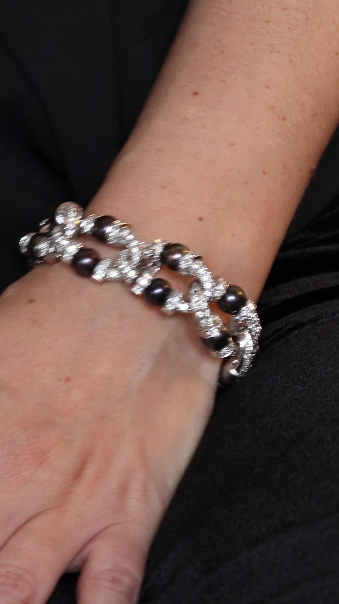 CACCIARI SALVATI TAHITIAN PEARL & DIAMOND CONVERTIBLE BRACELETS & NECKLACE, 1990s