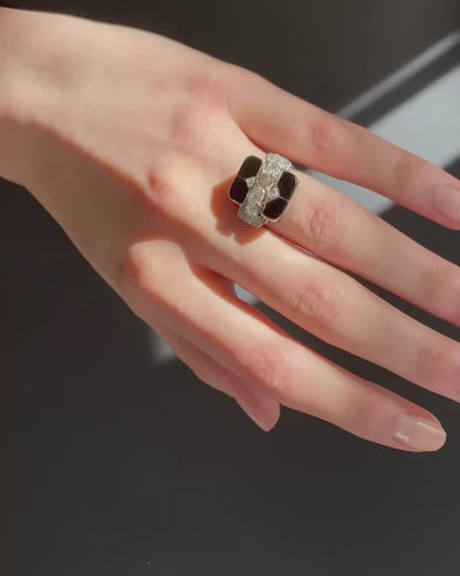 ART DÉCO DIAMONDS, ONYX & PLATINUM RING, 1930s