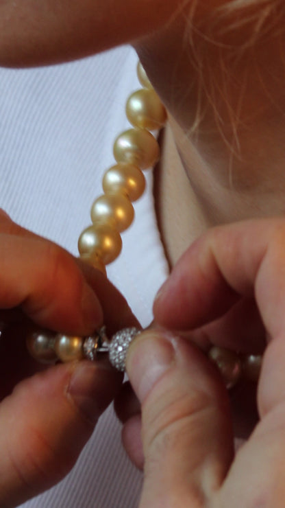 CACCIARI SALVATI NATURAL PEARL & DIAMOND NECKLACE, 2000s