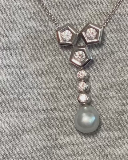 PEARL, DIAMONDS & WHITE GOLD PENDANT NECKLACE, 1948