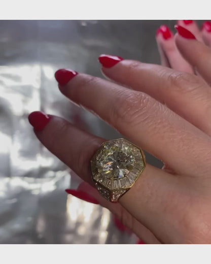 DIAMOND & YELLOW GOLD COCKTAIL RING, 1970s