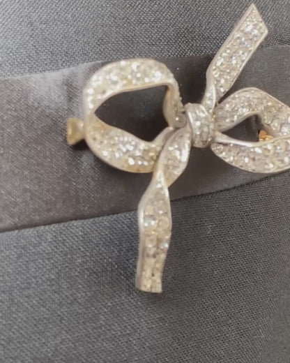BELLE ÉPOQUE DIAMOND, GOLD & SILVER BOW BROOCH, 1890s