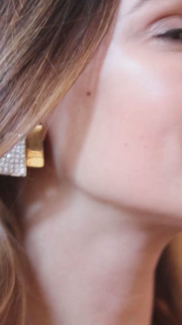 CACCIARI SALVATI DIAMOND & GOLD SET OF CHOKER, EARCLIPS AND RING, 1980s
