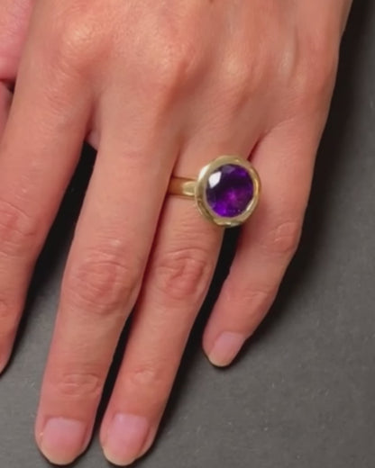 AMETHYST & YELLOW GOLD RING, 1960s
