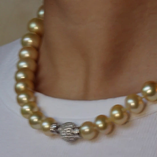 CACCIARI SALVATI NATURAL PEARL & DIAMOND NECKLACE, 2000s