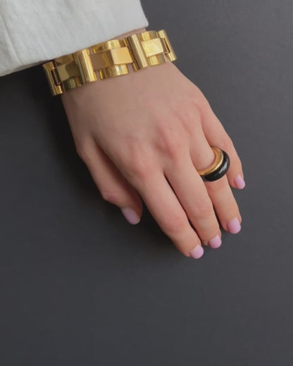 VAN CLEEF & ARPELS YELLOW GOLD & ONYX RING, 1970s