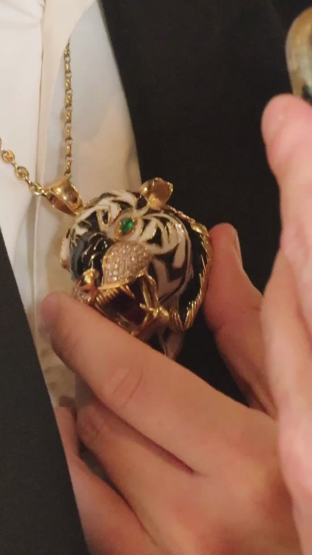 DAVID WEBB DIAMOND, EMERALD & ENAMEL TIGER PENDANT NECKLACE, 1970s