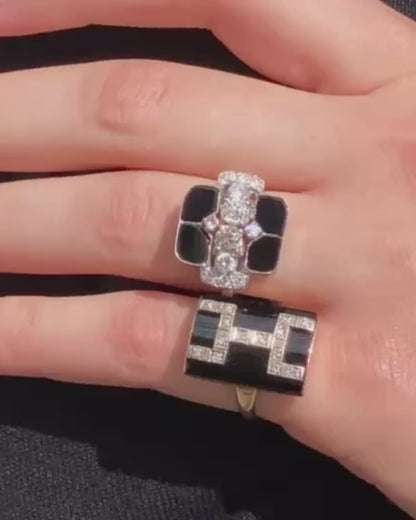 ART DÉCO DIAMONDS, ONYX & PLATINUM RING, 1930s