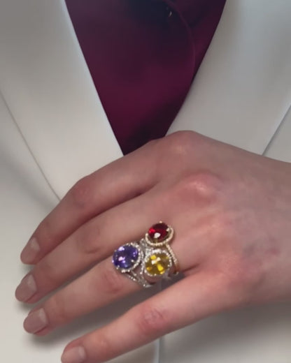 TRIO OF COLOURED GEMSTONES, DIAMONDS & YELLOW GOLD RINGS